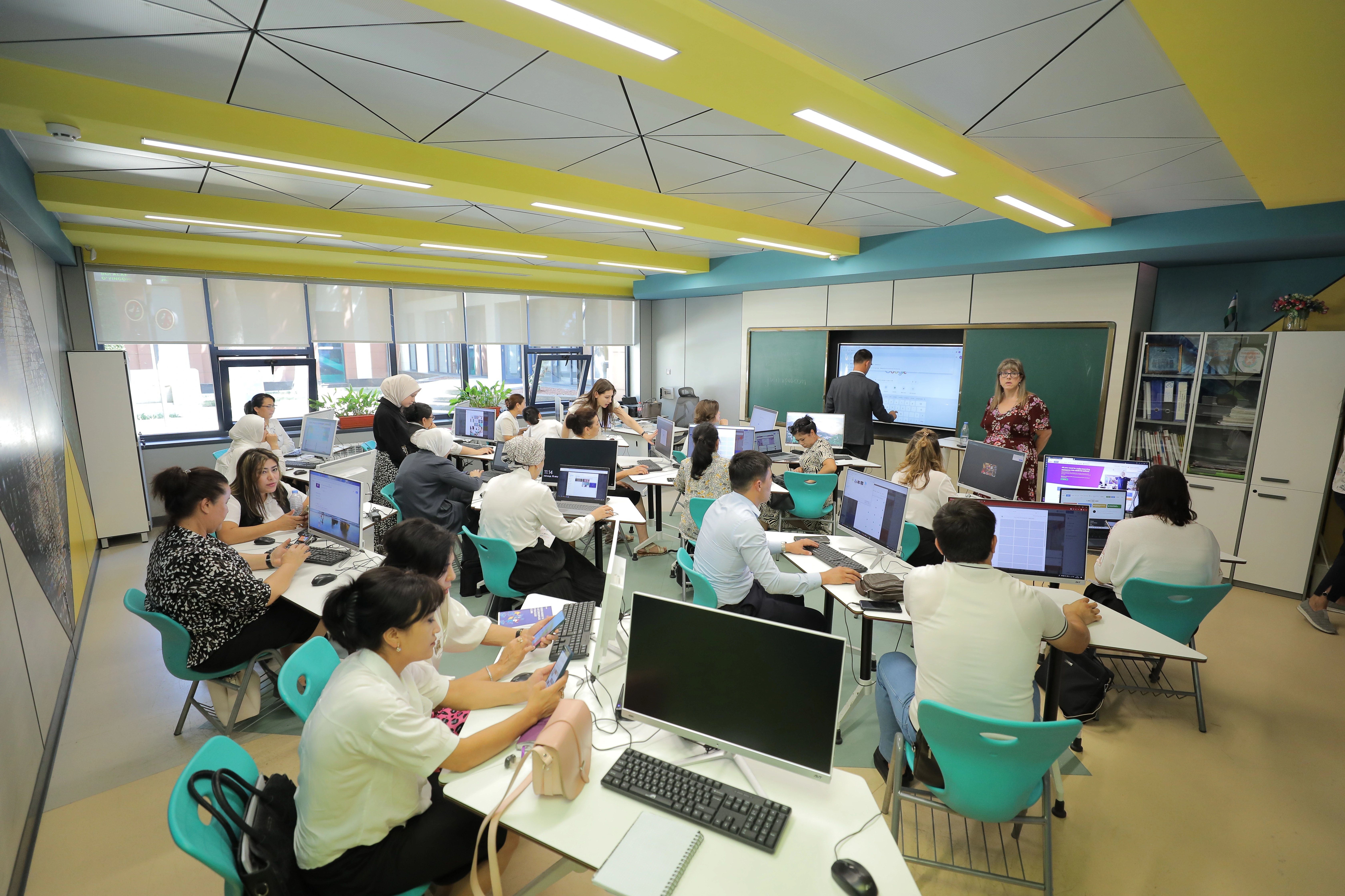 EdTechUz: Empowering Education through Technology for Teachers